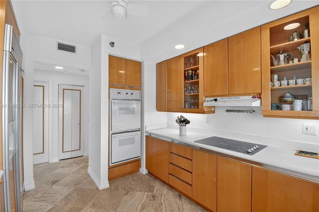 21150 Point Place 1505, Aventura, FL 33180