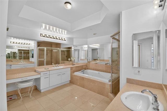 21150 Point Place 1505, Aventura, FL 33180