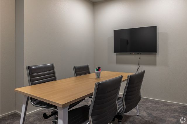 596 W 9th Street 320, Dallas, TX 75208