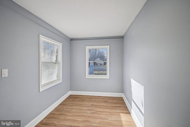 213 WHITE AVE, Marcus Hook, PA 19061