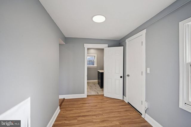 213 WHITE AVE, Marcus Hook, PA 19061