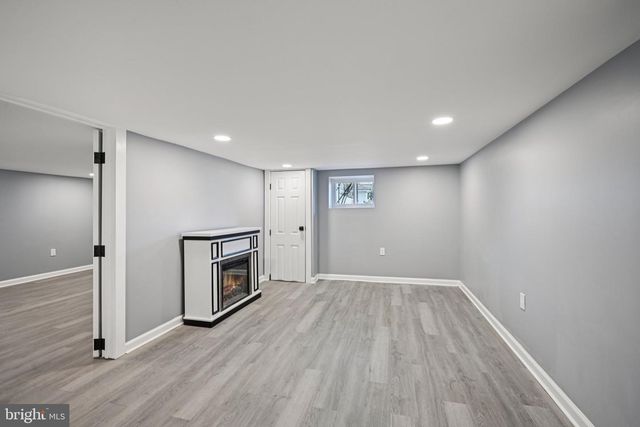 213 WHITE AVE, Marcus Hook, PA 19061