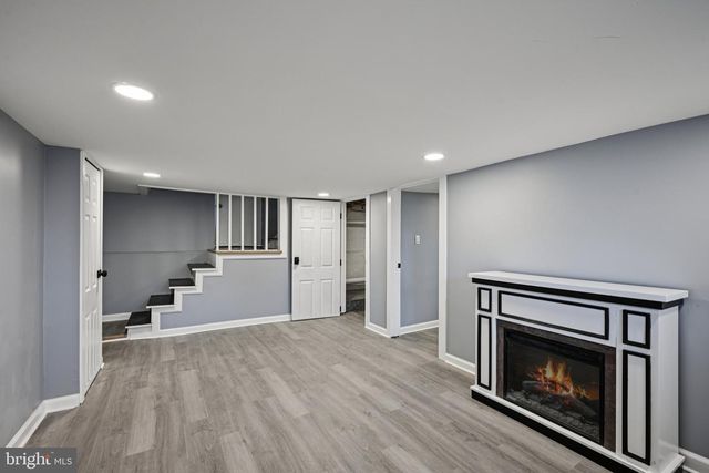 213 WHITE AVE, Marcus Hook, PA 19061