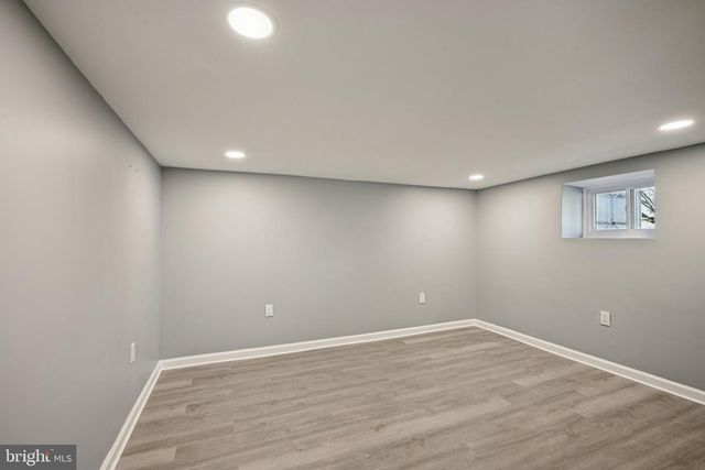 213 WHITE AVE, Marcus Hook, PA 19061