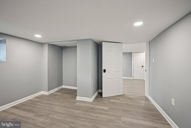 213 WHITE AVE, Marcus Hook, PA 19061