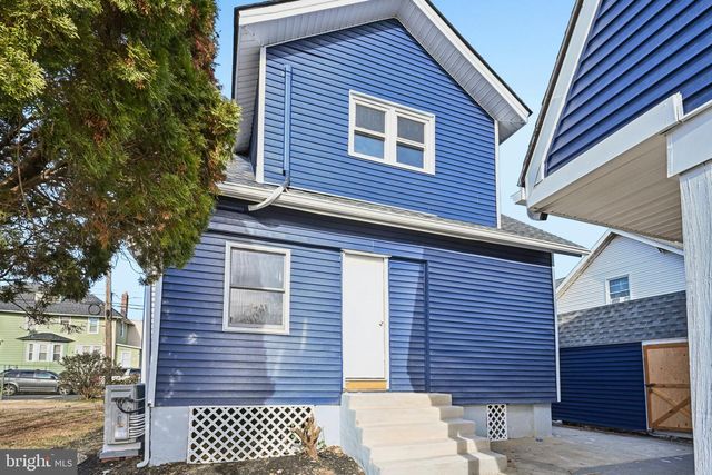 213 WHITE AVE, Marcus Hook, PA 19061