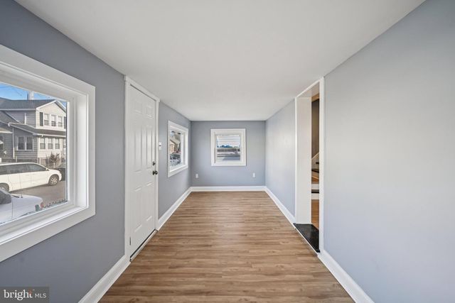 213 WHITE AVE, Marcus Hook, PA 19061