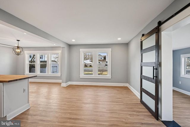 213 WHITE AVE, Marcus Hook, PA 19061