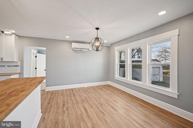 213 WHITE AVE, Marcus Hook, PA 19061