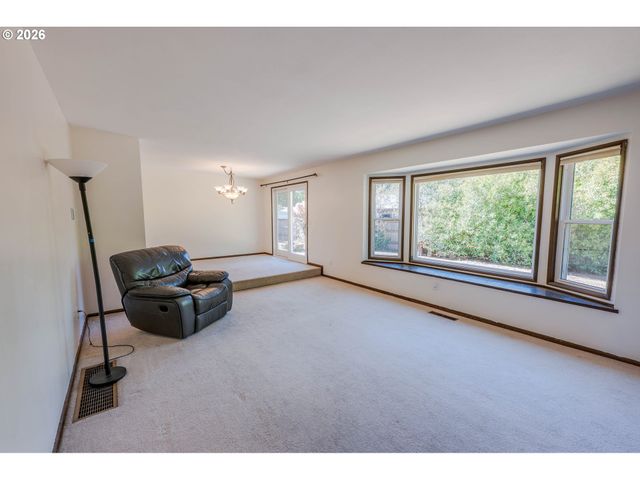 20775 Sw VIENNA Dr, Beaverton, OR 97078