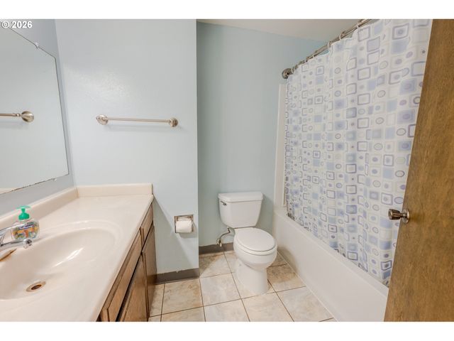 20775 Sw VIENNA Dr, Beaverton, OR 97078