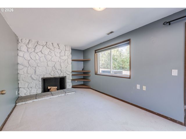 20775 Sw VIENNA Dr, Beaverton, OR 97078