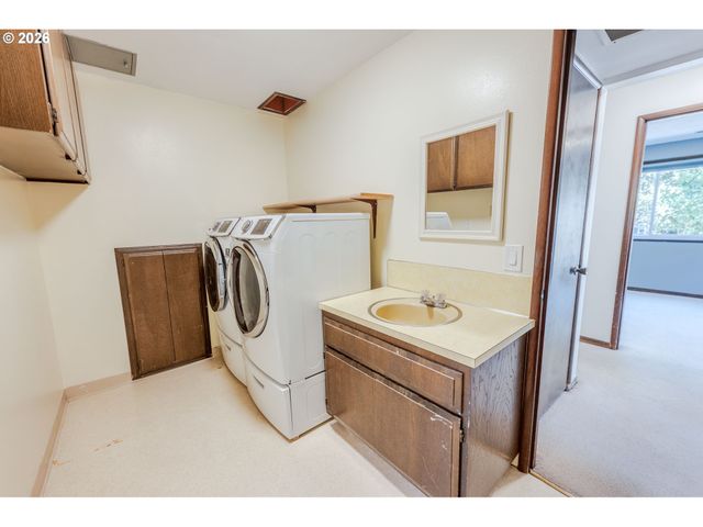 20775 Sw VIENNA Dr, Beaverton, OR 97078