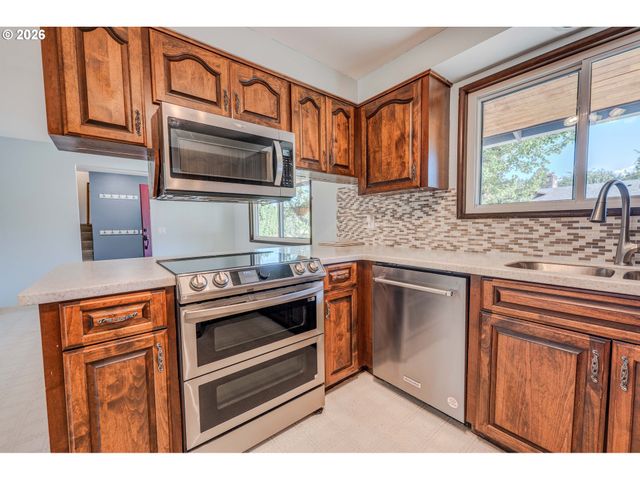 20775 Sw VIENNA Dr, Beaverton, OR 97078