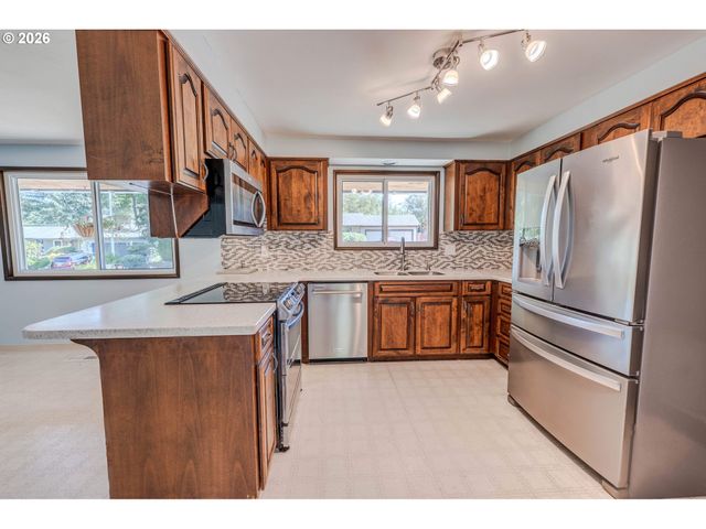 20775 Sw VIENNA Dr, Beaverton, OR 97078