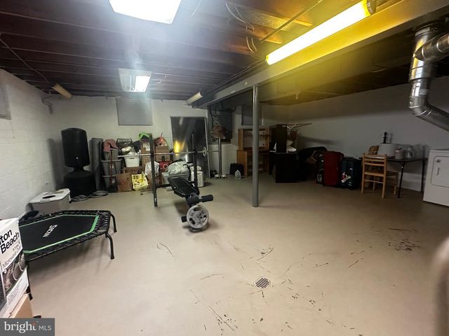 9213 SAINT ANDREWS PL, College Park, MD 20740