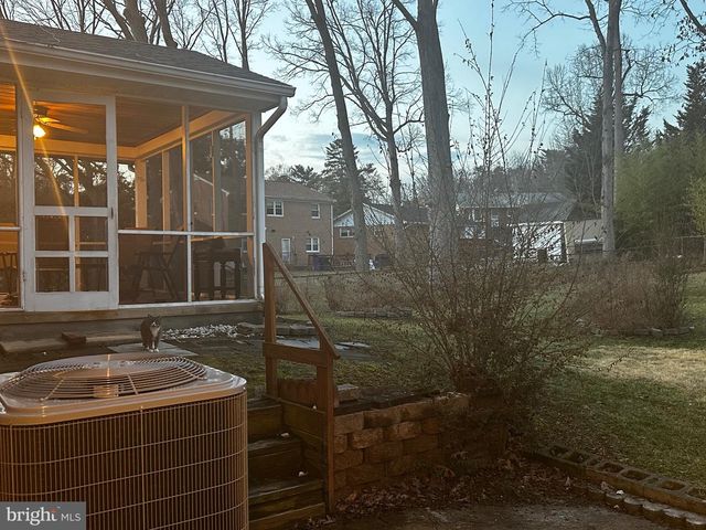 9213 SAINT ANDREWS PL, College Park, MD 20740