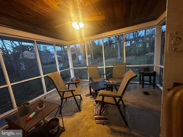 9213 SAINT ANDREWS PL, College Park, MD 20740