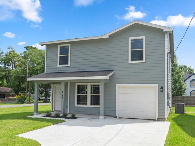 312 N Orange Street, Sweeny, TX 77480