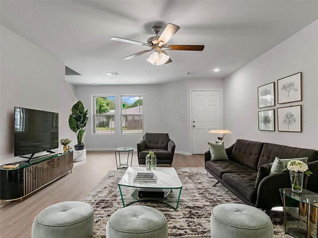 312 N Orange Street, Sweeny, TX 77480