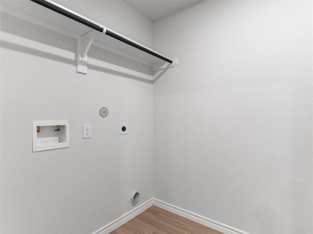 312 N Orange Street, Sweeny, TX 77480