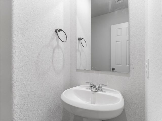 312 N Orange Street, Sweeny, TX 77480