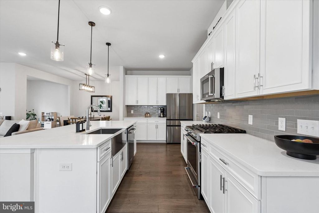 619 AMERICA DR, Horsham, PA 19044