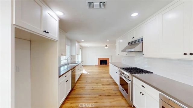 15772 Grey Oaks Street, Westminster, CA 92683