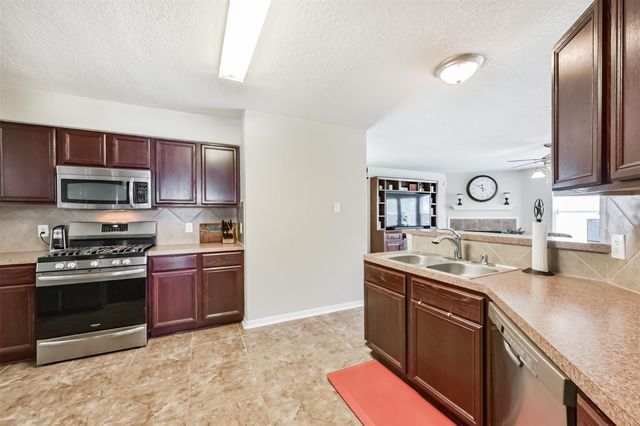 5615 Turmeric Drive, Baytown, TX 77521