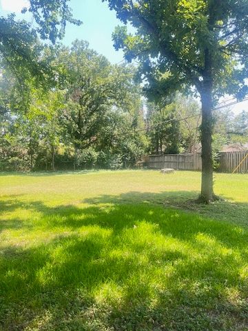 505 W Earl Street, Cleburne, TX 76033