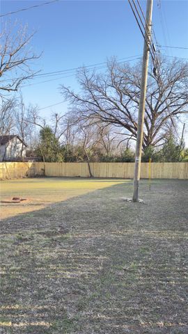 505 W Earl Street, Cleburne, TX 76033