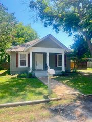 505 W Earl Street, Cleburne, TX 76033