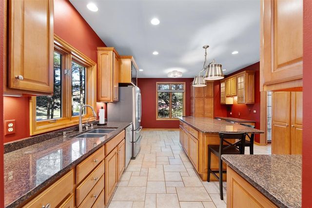 3521 Glen Way, Eau Claire, WI 54701