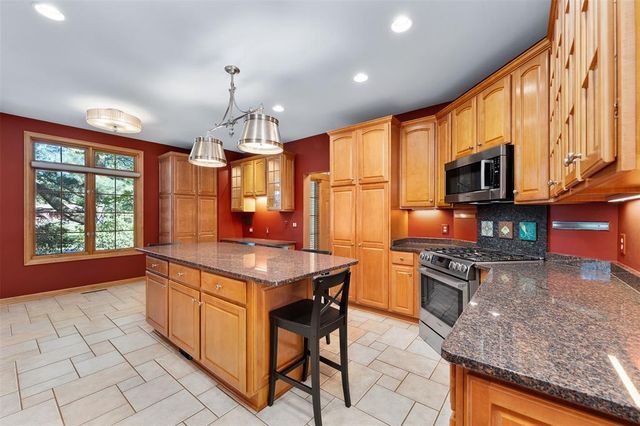 3521 Glen Way, Eau Claire, WI 54701