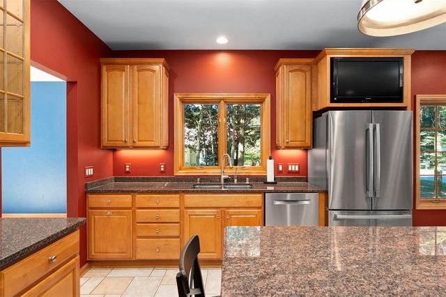 3521 Glen Way, Eau Claire, WI 54701