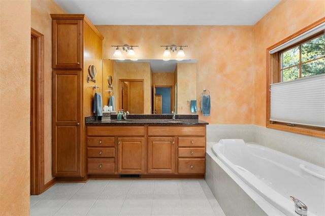3521 Glen Way, Eau Claire, WI 54701