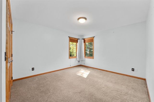 3521 Glen Way, Eau Claire, WI 54701
