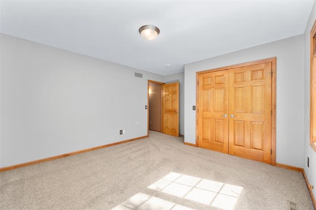 3521 Glen Way, Eau Claire, WI 54701