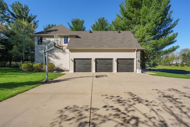 3521 Glen Way, Eau Claire, WI 54701