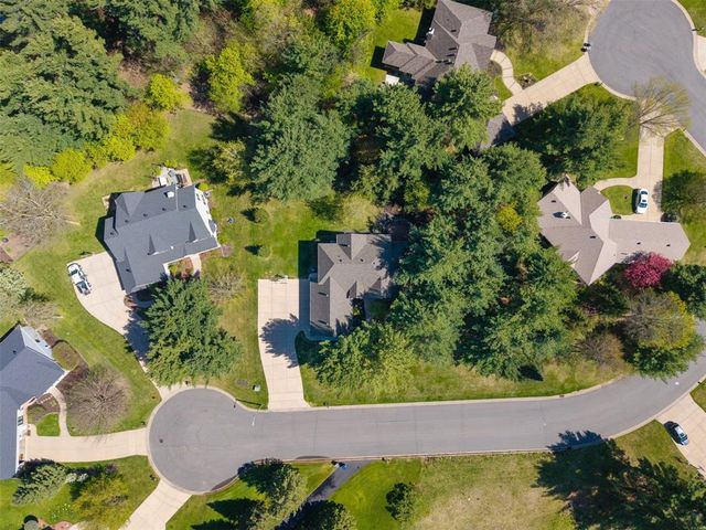 3521 Glen Way, Eau Claire, WI 54701