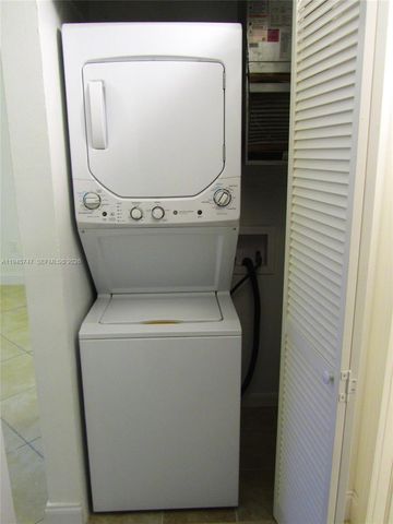 1731 NW 96th Ter 2J, Pembroke Pines, FL 33024