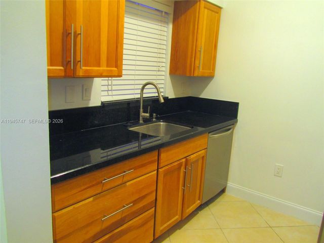 1731 NW 96th Ter 2J, Pembroke Pines, FL 33024