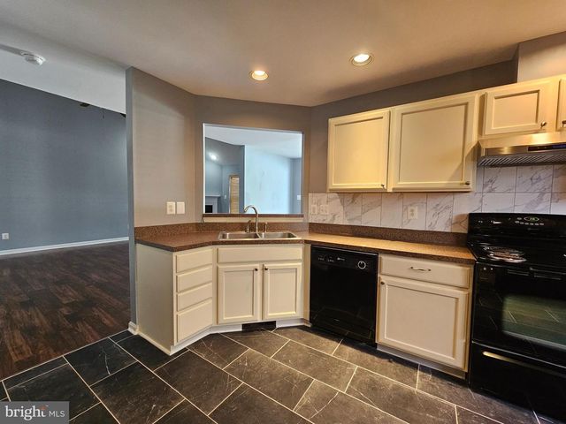 1014 RORI CT, Salisbury, MD 21801