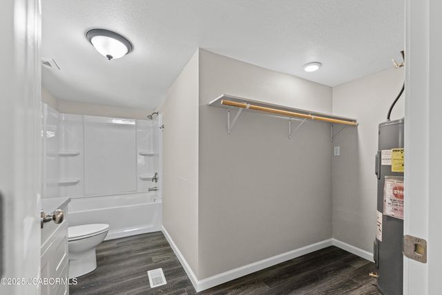 11453 CO RD 4012, Holts Summit, MO 65043