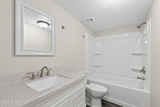 11453 CO RD 4012, Holts Summit, MO 65043