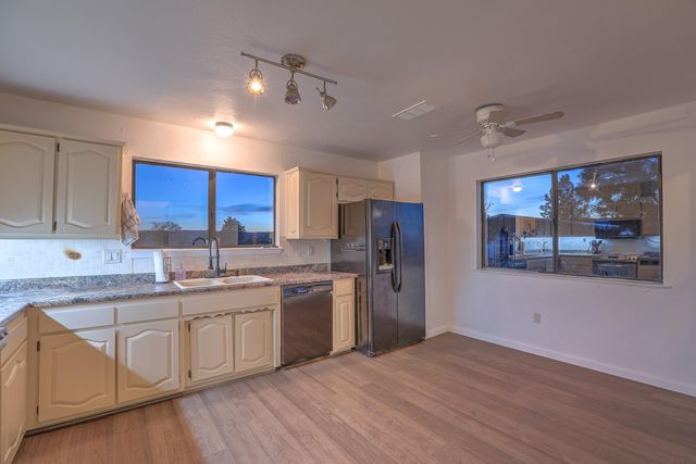 174 Entranosa, Sandia Park, NM 87047