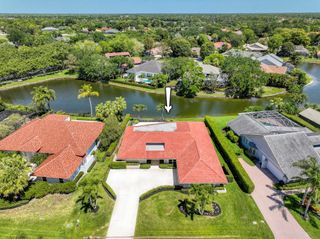 32 Glencairn Road, Palm Beach Gardens, FL 33418
