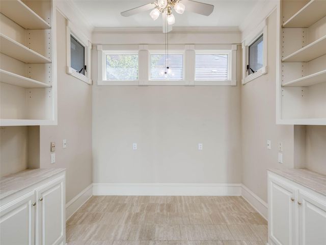 4010 Long Champ DR 23, Austin, TX 78746