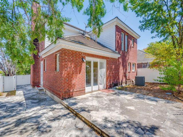 4010 Long Champ DR 23, Austin, TX 78746