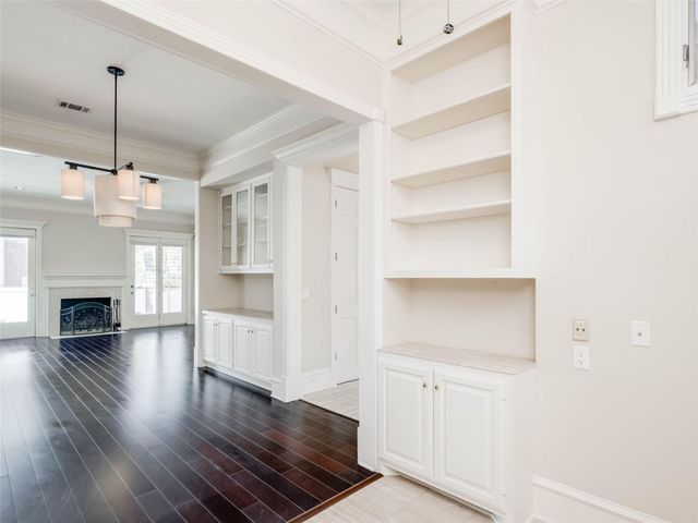 4010 Long Champ DR 23, Austin, TX 78746